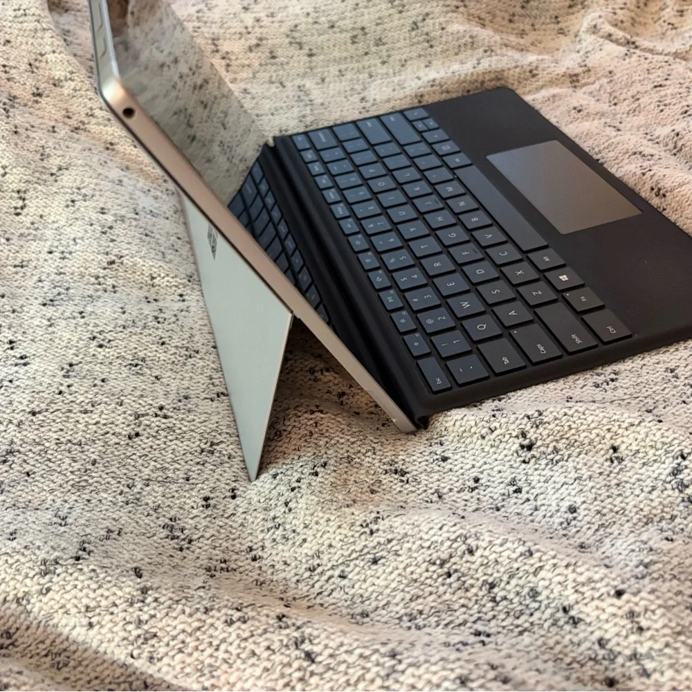 Microsoft Surface Laptop Silver Premium Design